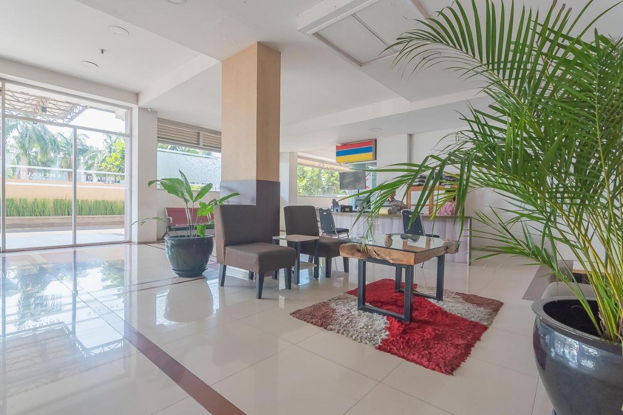 Reddoorz Apartment @ Emerald Towers Bandung Esterno foto